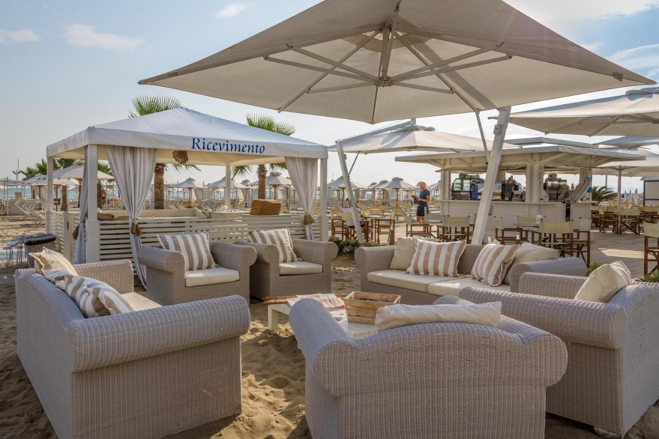 Residence Lungomare - Charming Apartments Riccione Exterior foto